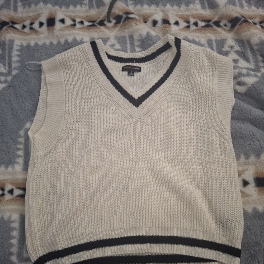 Cream Cable-Knit V-Neck Sweater Vest with Navy Trim
